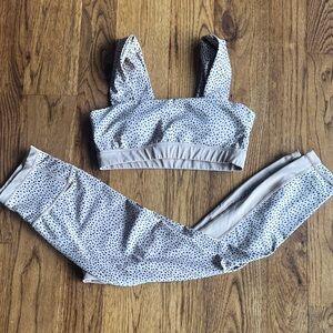 Allfenix Spotted Sports Bra and leggings medium like new